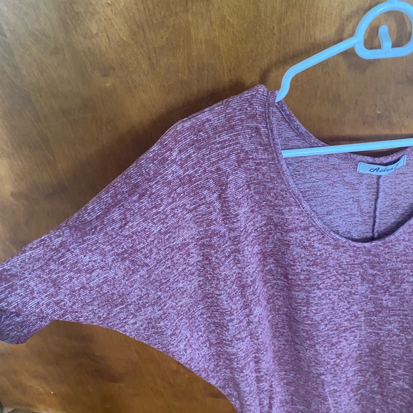 🌺 3/$15 Maroon batwing top - Picture 2 of 3